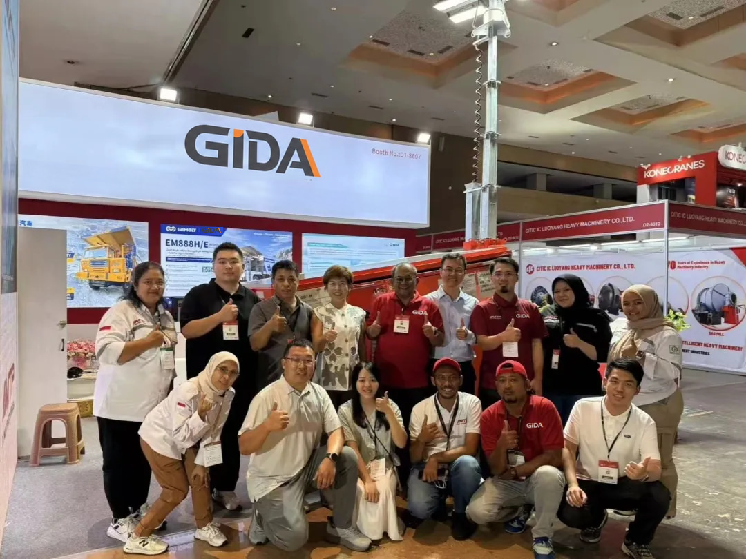 GIDA exhibition team and partners in a group photograph